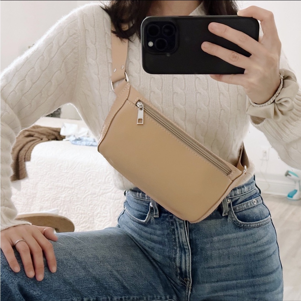 Minimal Design Full Grain Leather Belt Bag / Fanny